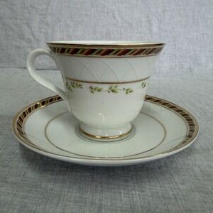 Royal Albert Seasons of Colour White Cup Saucer Set Vintage Holiday Bone China